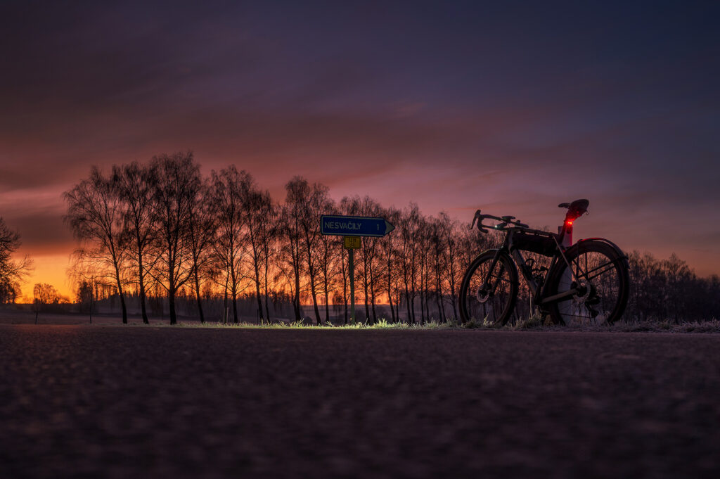 Slunovrat na kole, Canyon Grail, Svítání