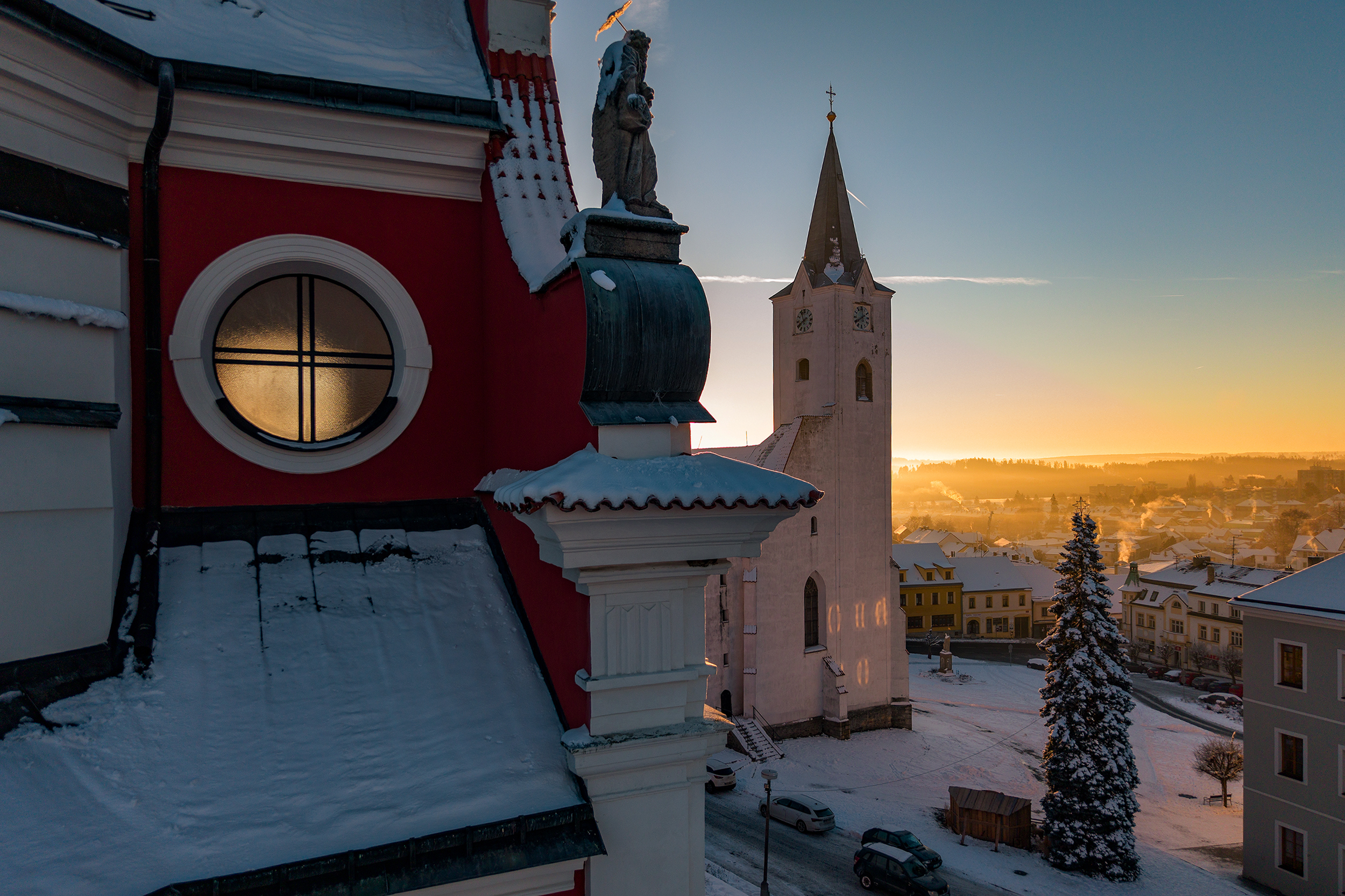 Vánoční strom v Pacově, kostel sv. Michaela